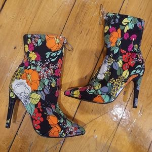 Cape Robbin Flower Print Stiletto Ankle Boots, sz 5.5M